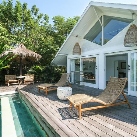 Salty Breeze Bali Hotel Ungasan  Exterior photo