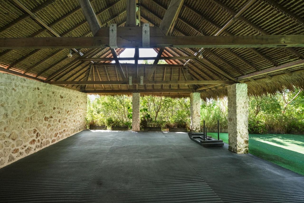 Salty Breeze Bali Hotel Ungasan  Exterior photo