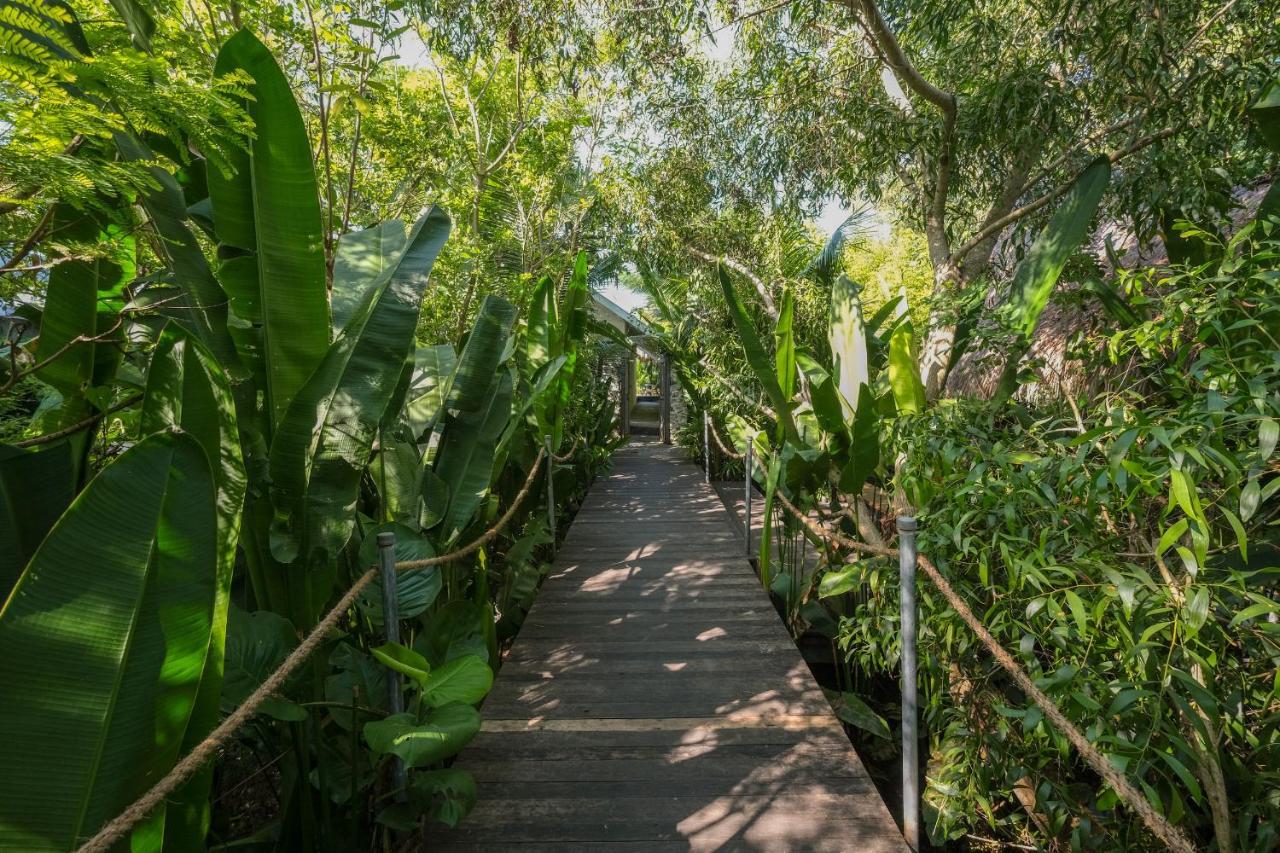 Salty Breeze Bali Hotel Ungasan  Exterior photo