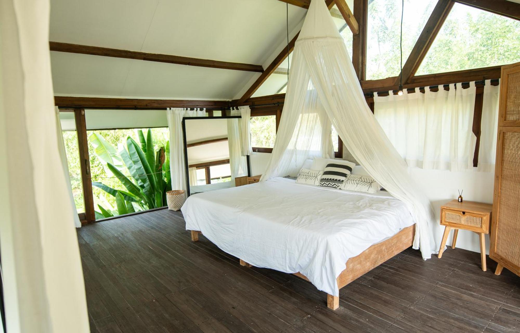 Salty Breeze Bali Hotel Ungasan  Exterior photo