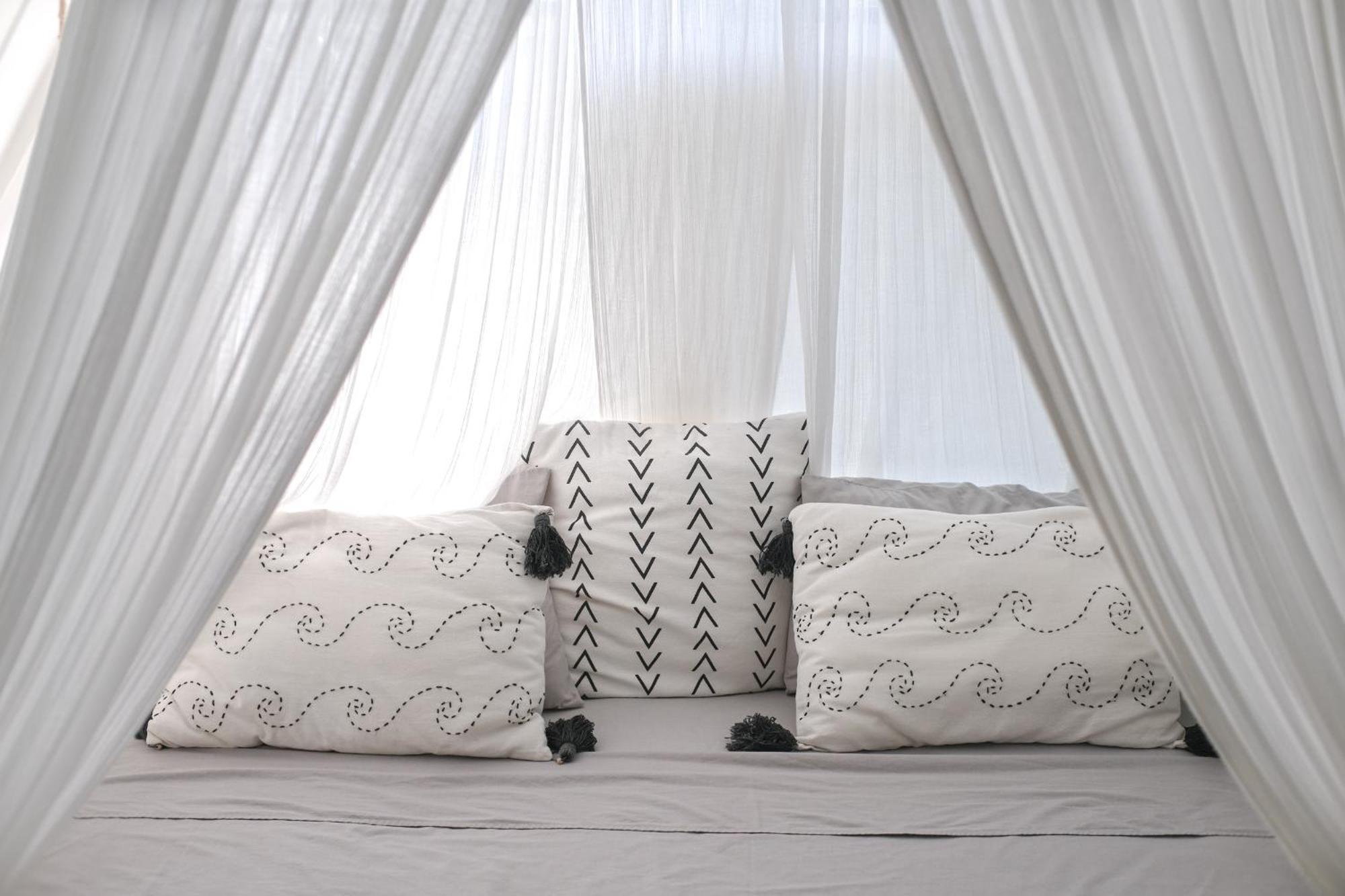 Salty Breeze Bali Hotel Ungasan  Room photo