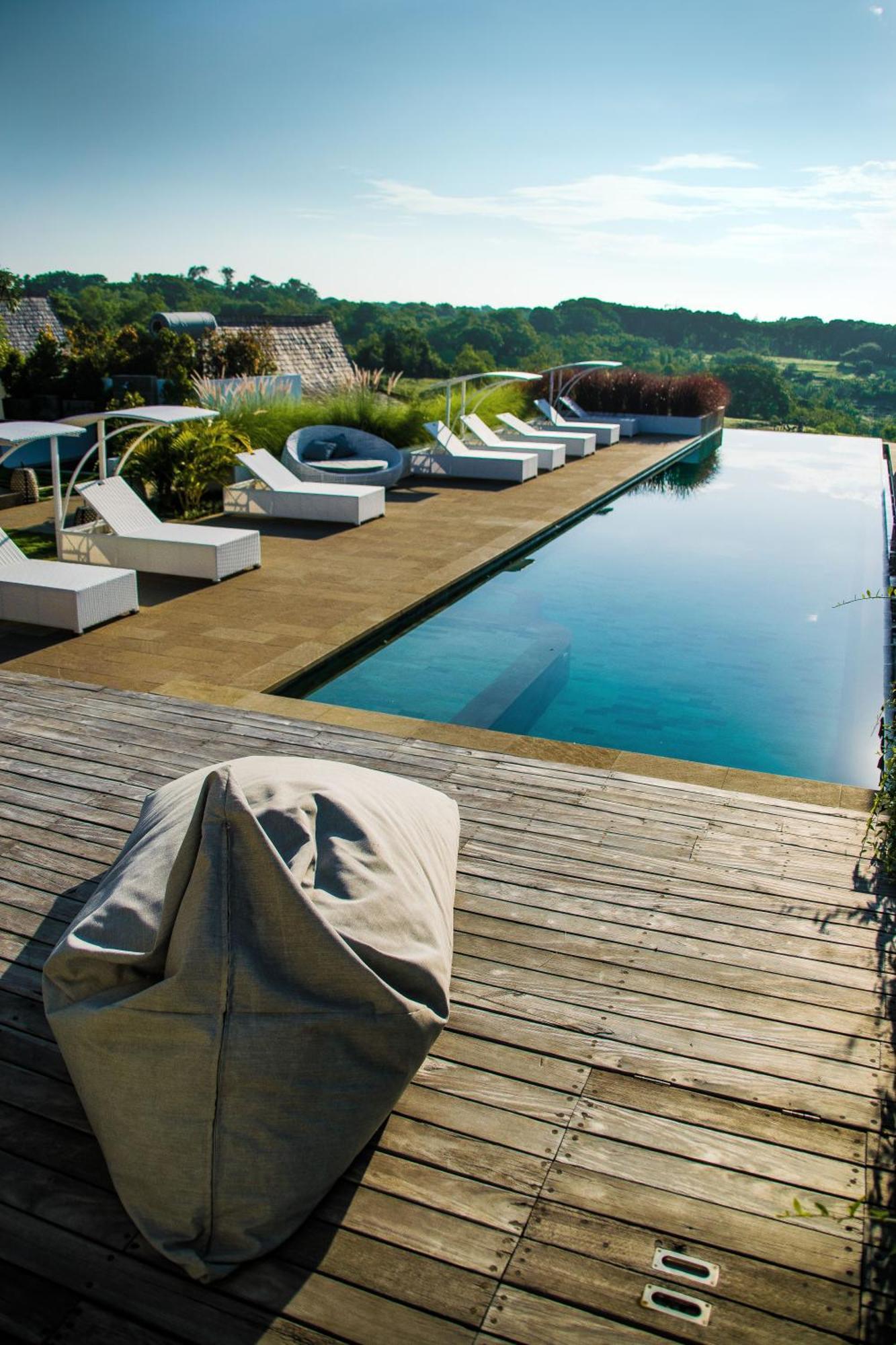 Salty Breeze Bali Hotel Ungasan  Exterior photo