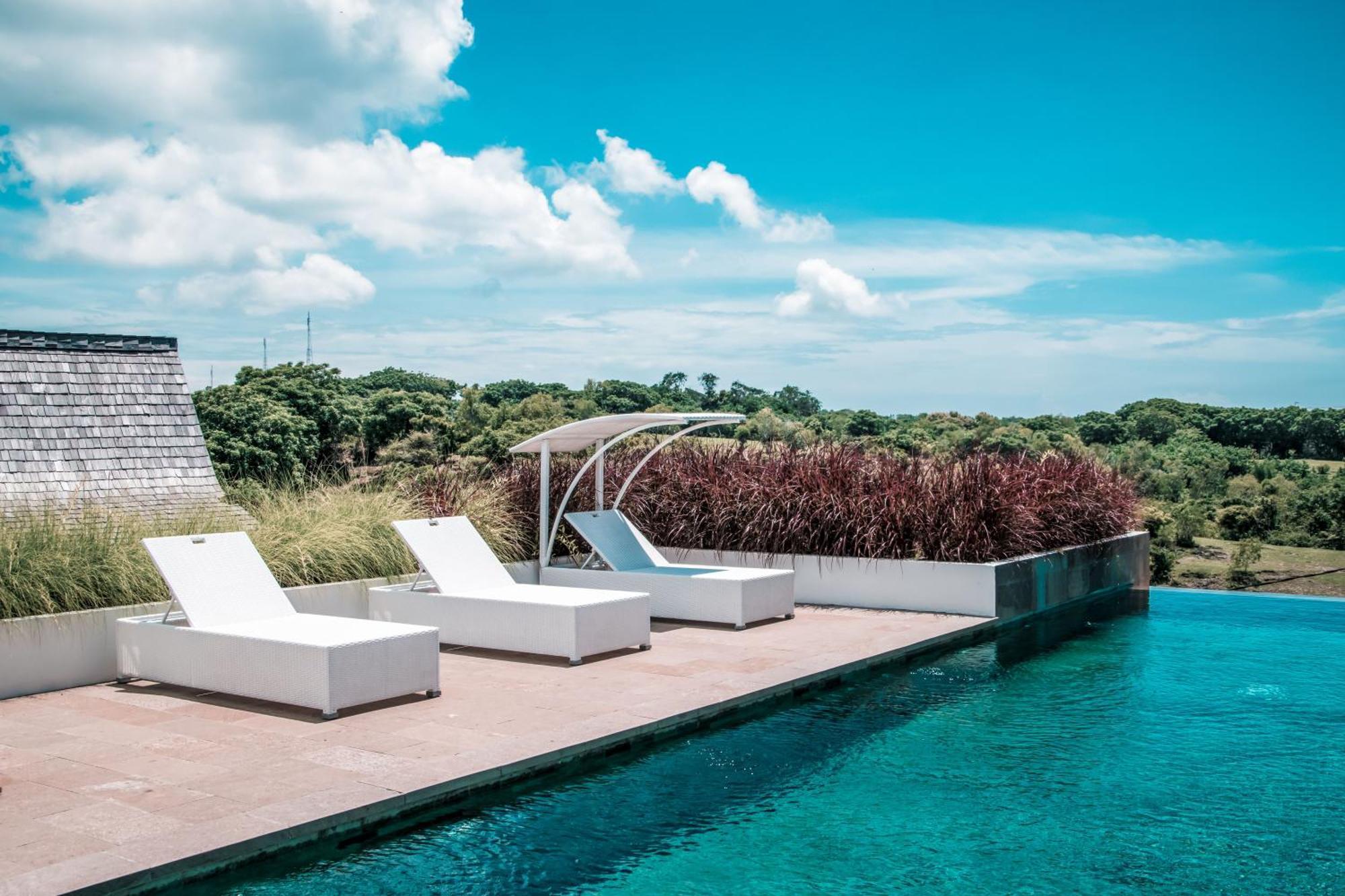 Salty Breeze Bali Hotel Ungasan  Exterior photo