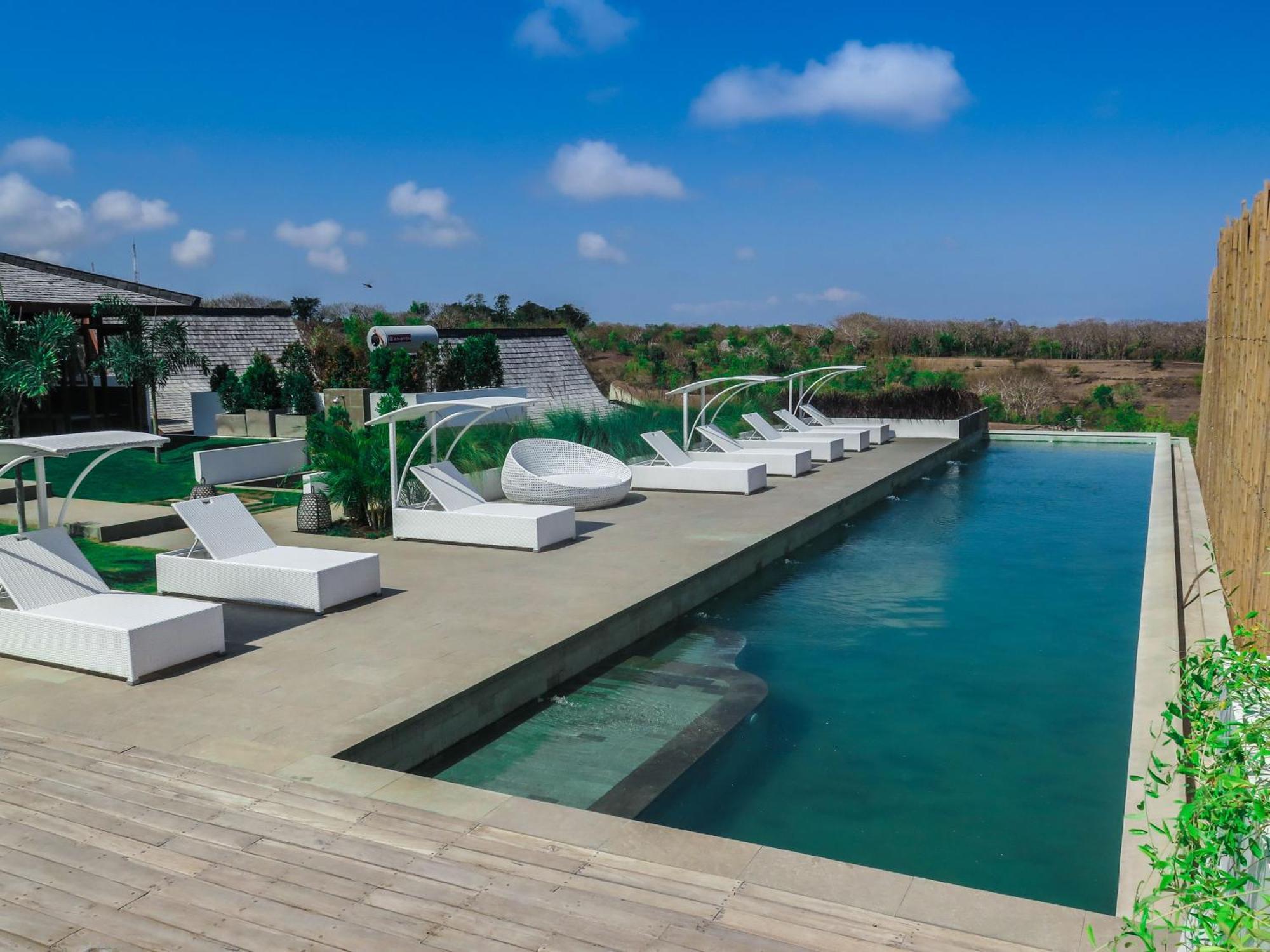 Salty Breeze Bali Hotel Ungasan  Exterior photo